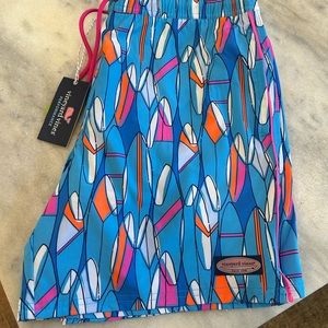 Vineyard vines. 7 inch printed Chappy trunks, size L. New with tag